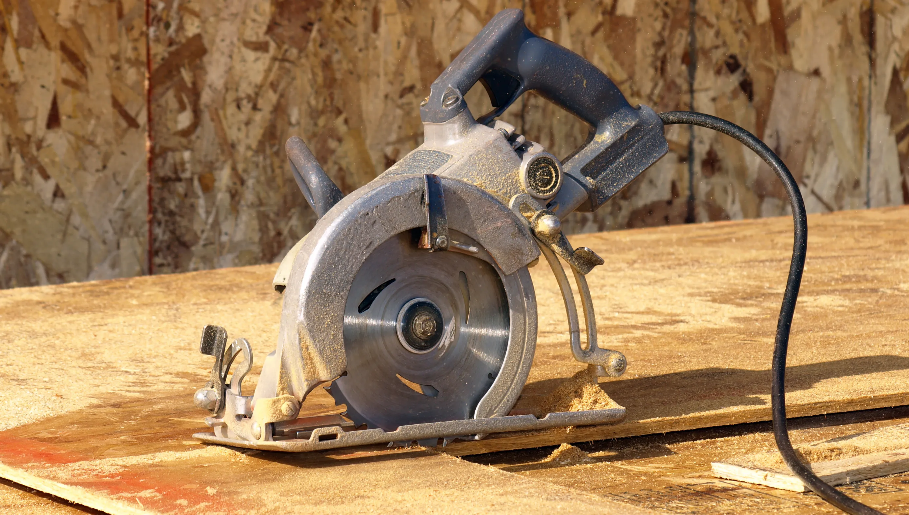 Home Wow Pro construction professional cutting materials for interior remodeling and residential construction projects in Los Angeles