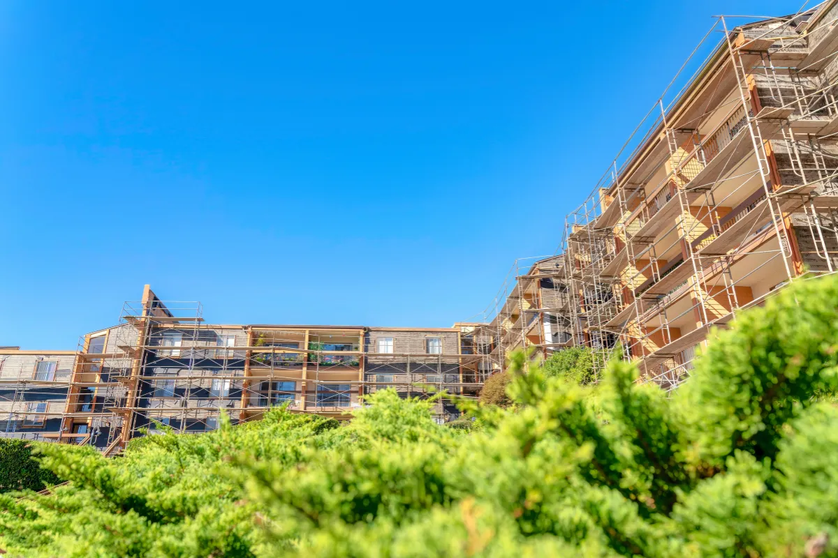 HOA remodeling services in Los Angeles with apartment building exterior renovation, scaffolding, and common area improvement work